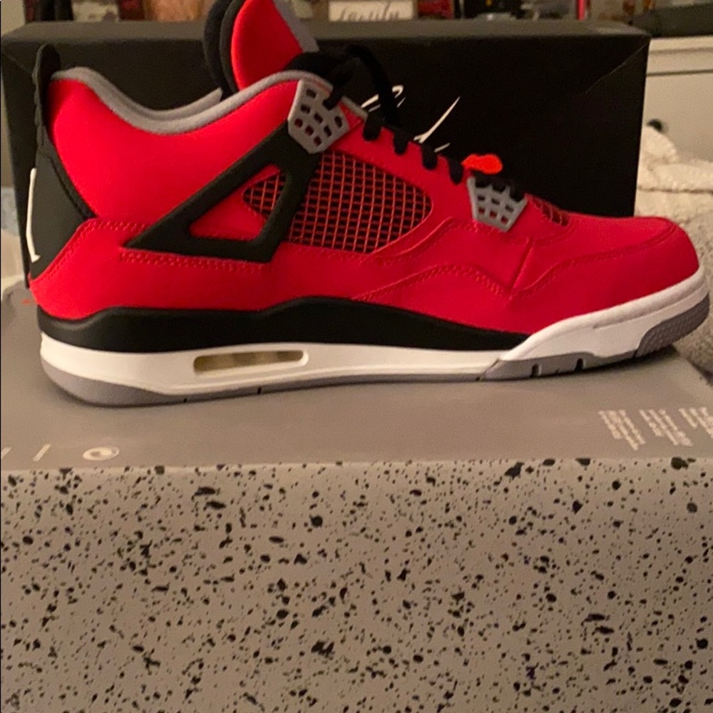 Jordan retro 4